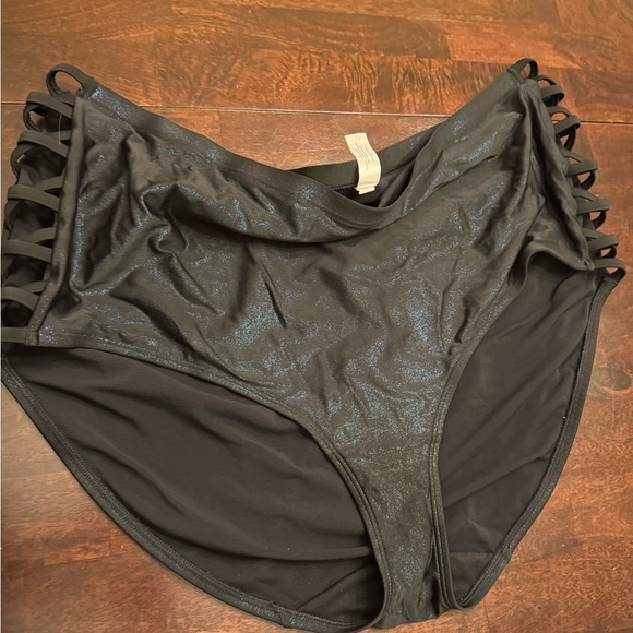 Cacique Black Shimmer Swimwear - Picture 4 of 9